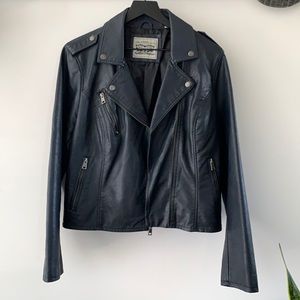 Ladies navy blue pleather jacket! Never worn, lots of snap and zipper details!